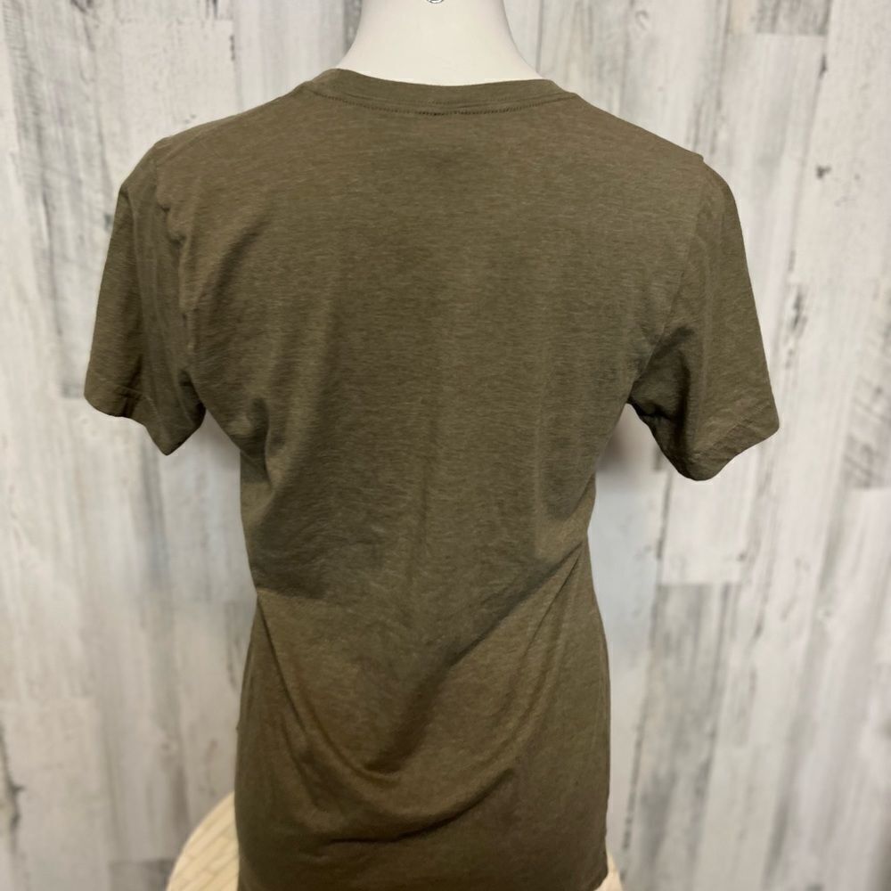 Green top  - Picture 4 of 5